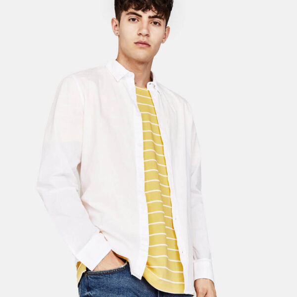 men full t shirt and pent